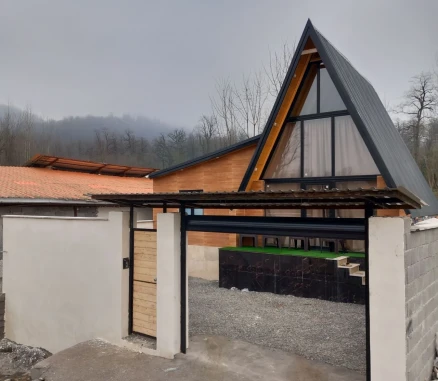 کلبه سوئیسی استخردار سرپوشیده نیهان-مازندران، تنکابن