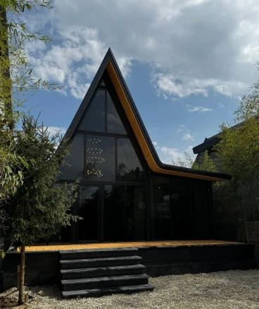 اجاره کلبه سوئیسی دو خواب جنگلی-مازندران، تنکابن